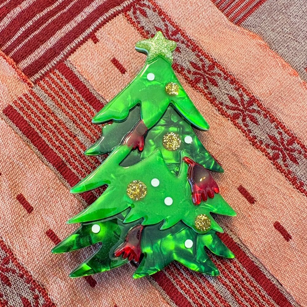 Yuletide Timber Brooch - Picture 2 of 3